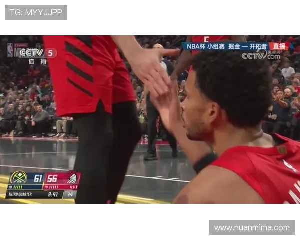 戈登精彩垫步腾空战斧暴扣卡马拉并强势造犯规瞬间全场沸腾时刻秀